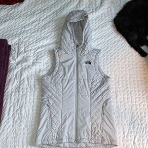 Women’s size small North Face vest!